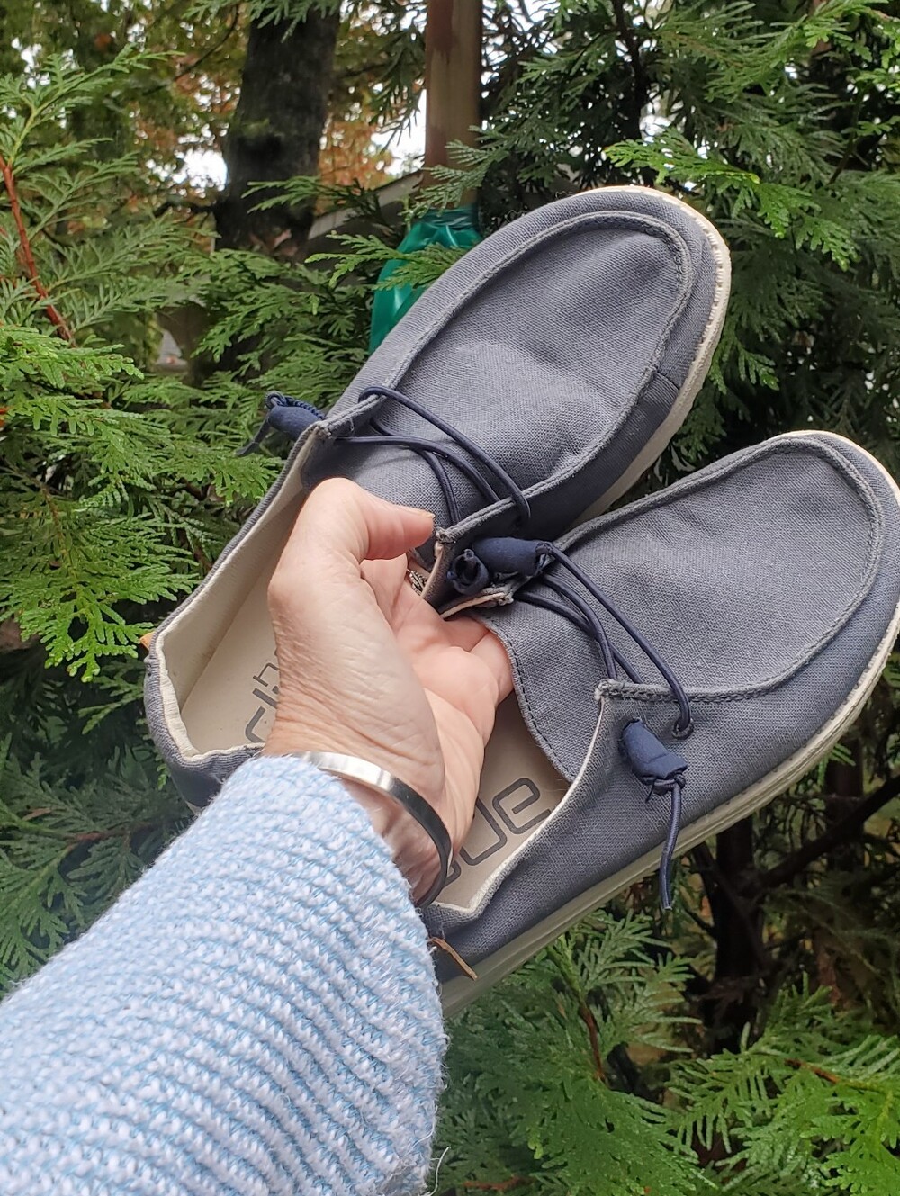 Hey Dude "Wendy" Linen Women's 8 Chambray Blend Shoes Lightweight Slip On EUC - Picture 14 of 15